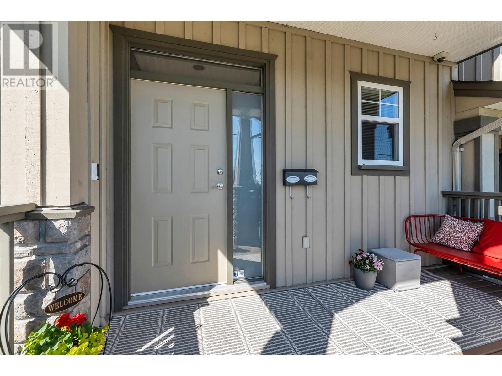 1021 Stewart Avenue, Coquitlam, British Columbia  V3K 2N7 - Photo 6 - R2988421