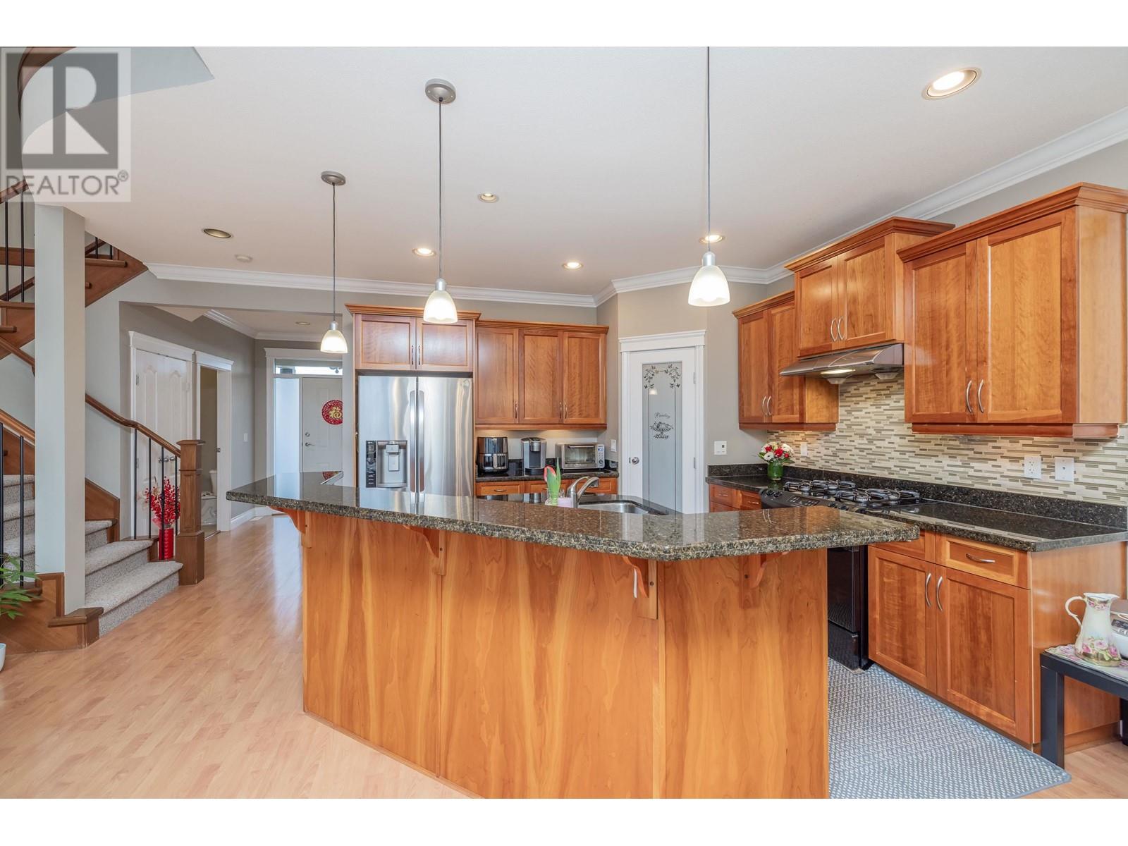 1021 Stewart Avenue, Coquitlam, British Columbia  V3K 2N7 - Photo 12 - R2988421