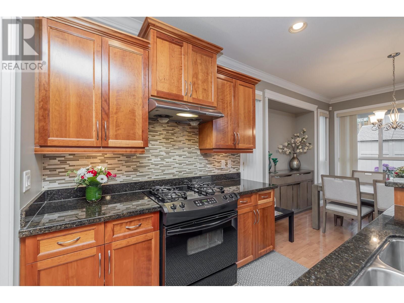 1021 Stewart Avenue, Coquitlam, British Columbia  V3K 2N7 - Photo 16 - R2988421