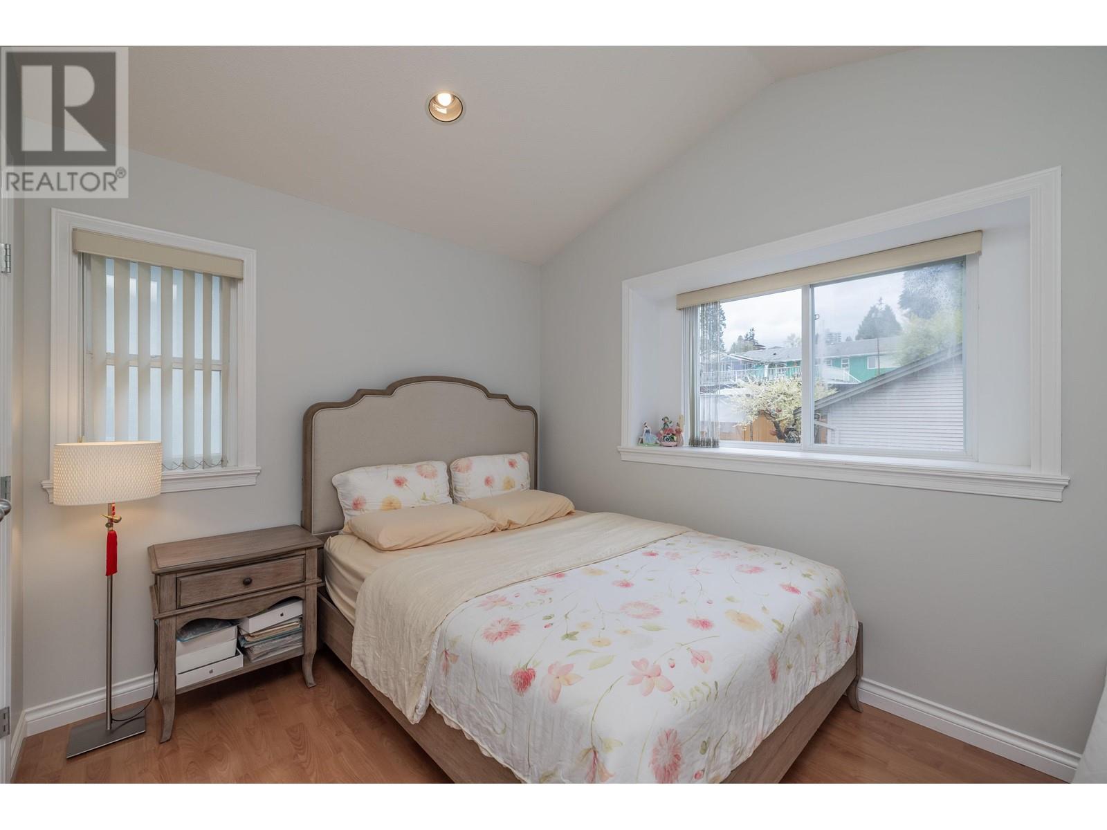 1021 Stewart Avenue, Coquitlam, British Columbia  V3K 2N7 - Photo 34 - R2988421