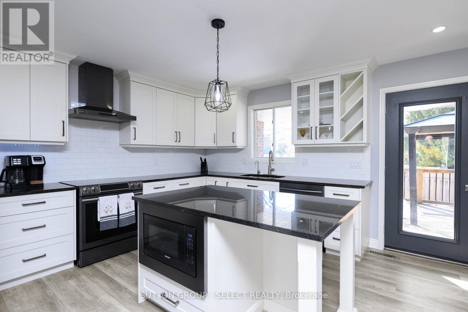 371 Sherwood Avenue, Central Elgin, Ontario  N0L 1B0 - Photo 8 - X11996960