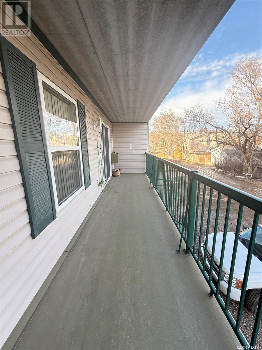 205 104 5th Street Ne, Weyburn, Saskatchewan  S4H 0Z1 - Photo 17 - SK002176