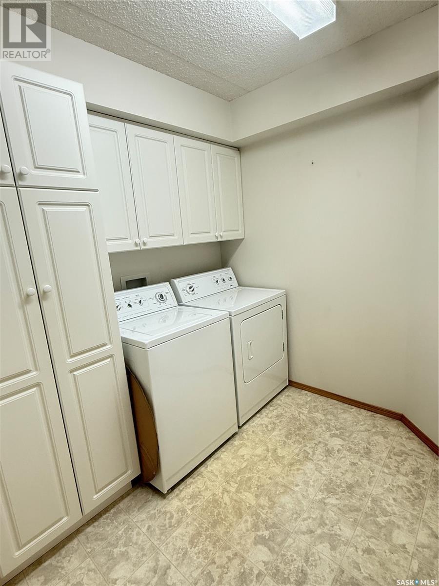 205 104 5th Street Ne, Weyburn, Saskatchewan  S4H 0Z1 - Photo 5 - SK002176