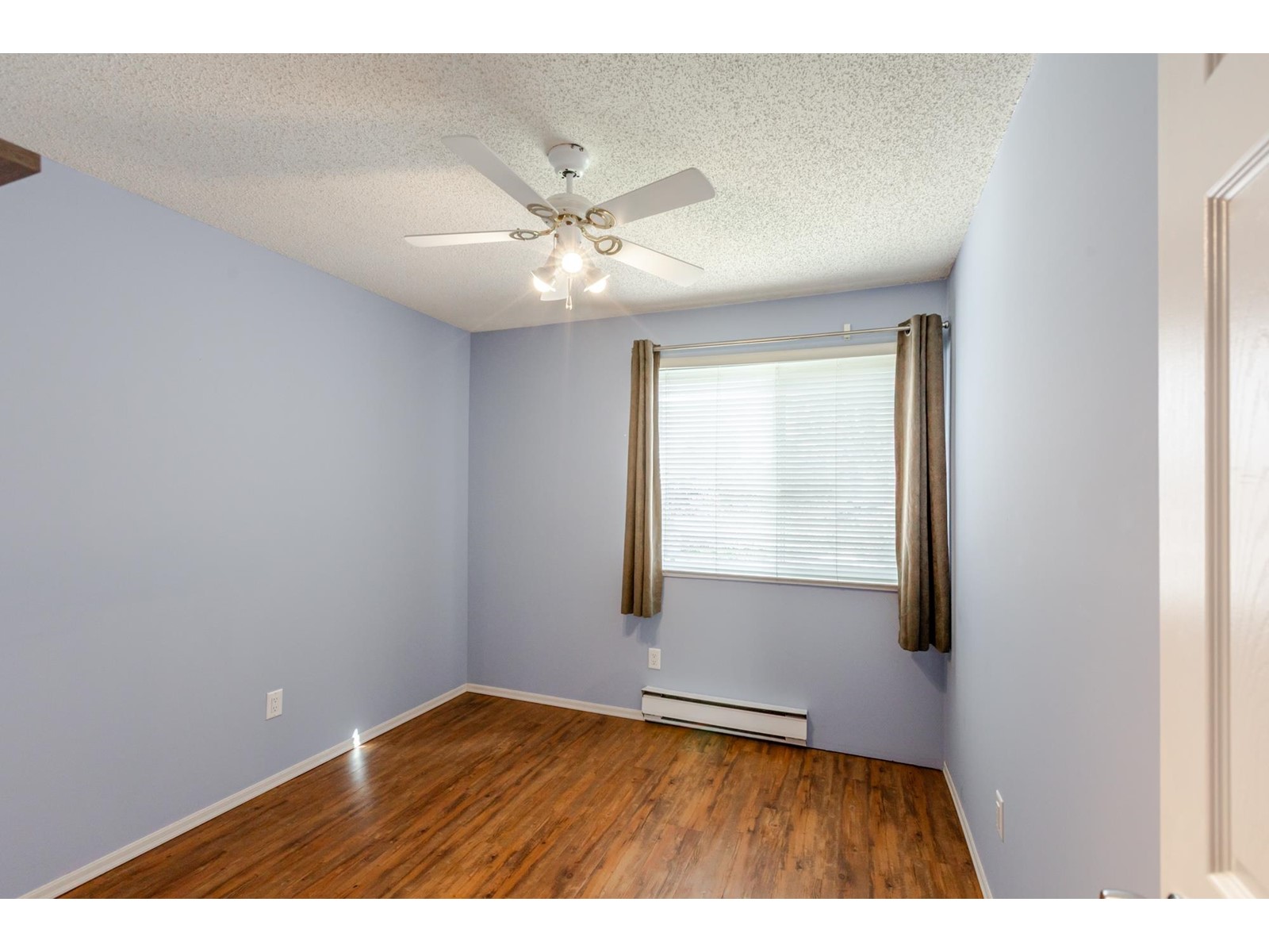 240 Davis Crescent, Langley, British Columbia  V4W 3K7 - Photo 25 - R2986442