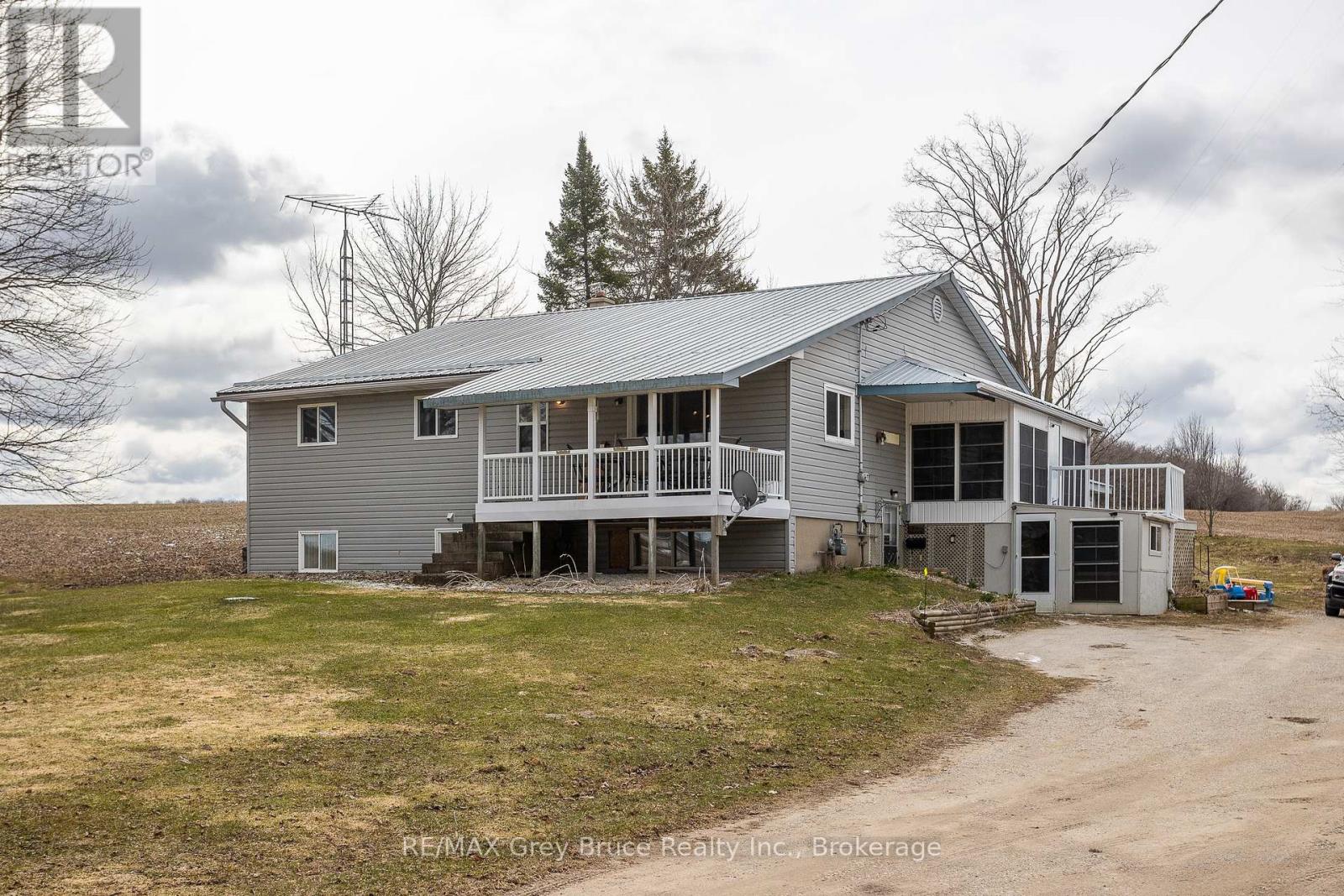 283 6 Concession, Arran-Elderslie, Ontario N0H 2N0 - Photo 2 - X12073192