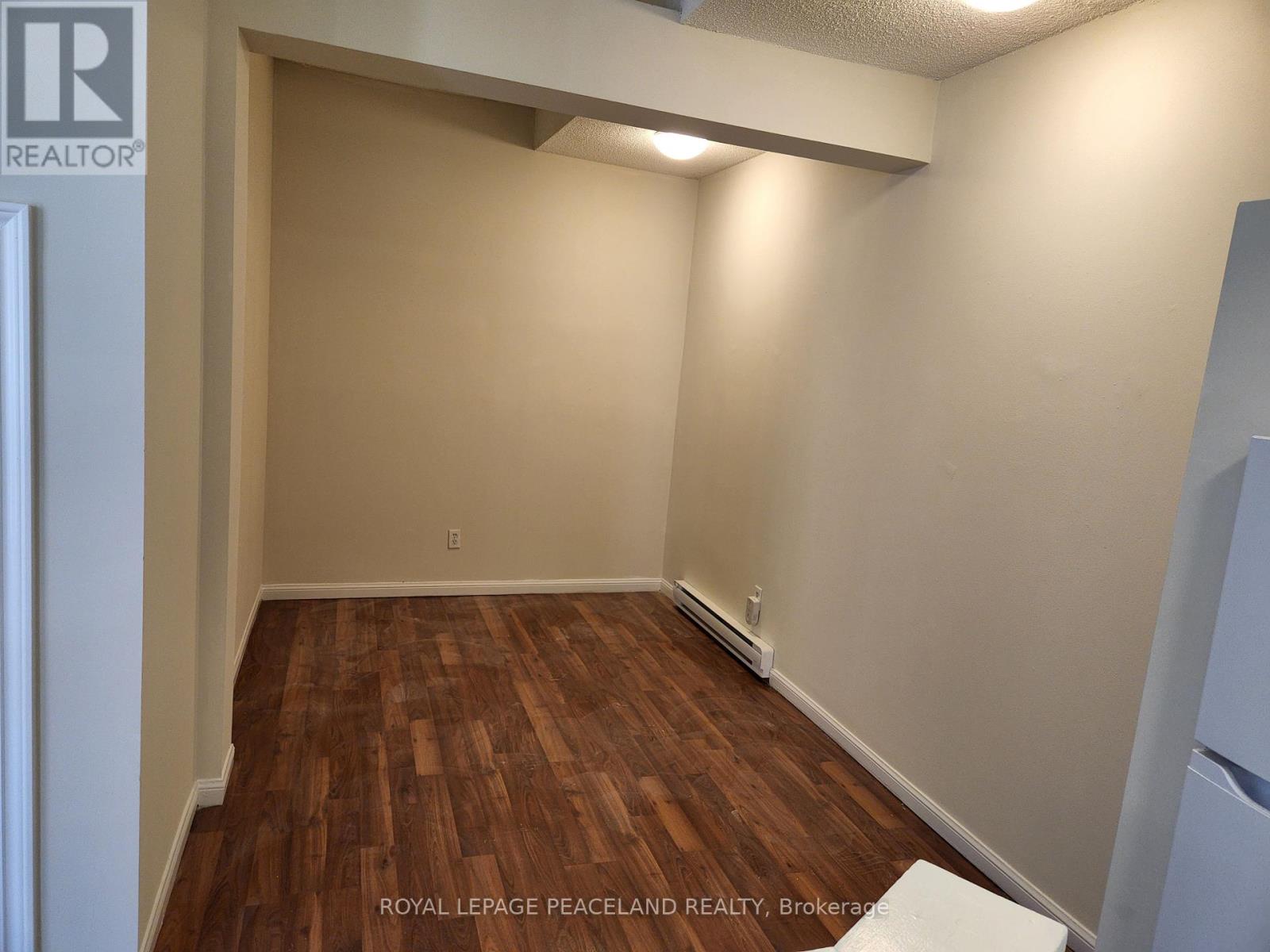 4 - 558 Spadina Crescent, Toronto, Ontario  M5S 2J9 - Photo 3 - C12073143