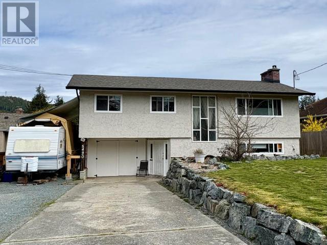 Property at 5420 SAANICH AVE image 2