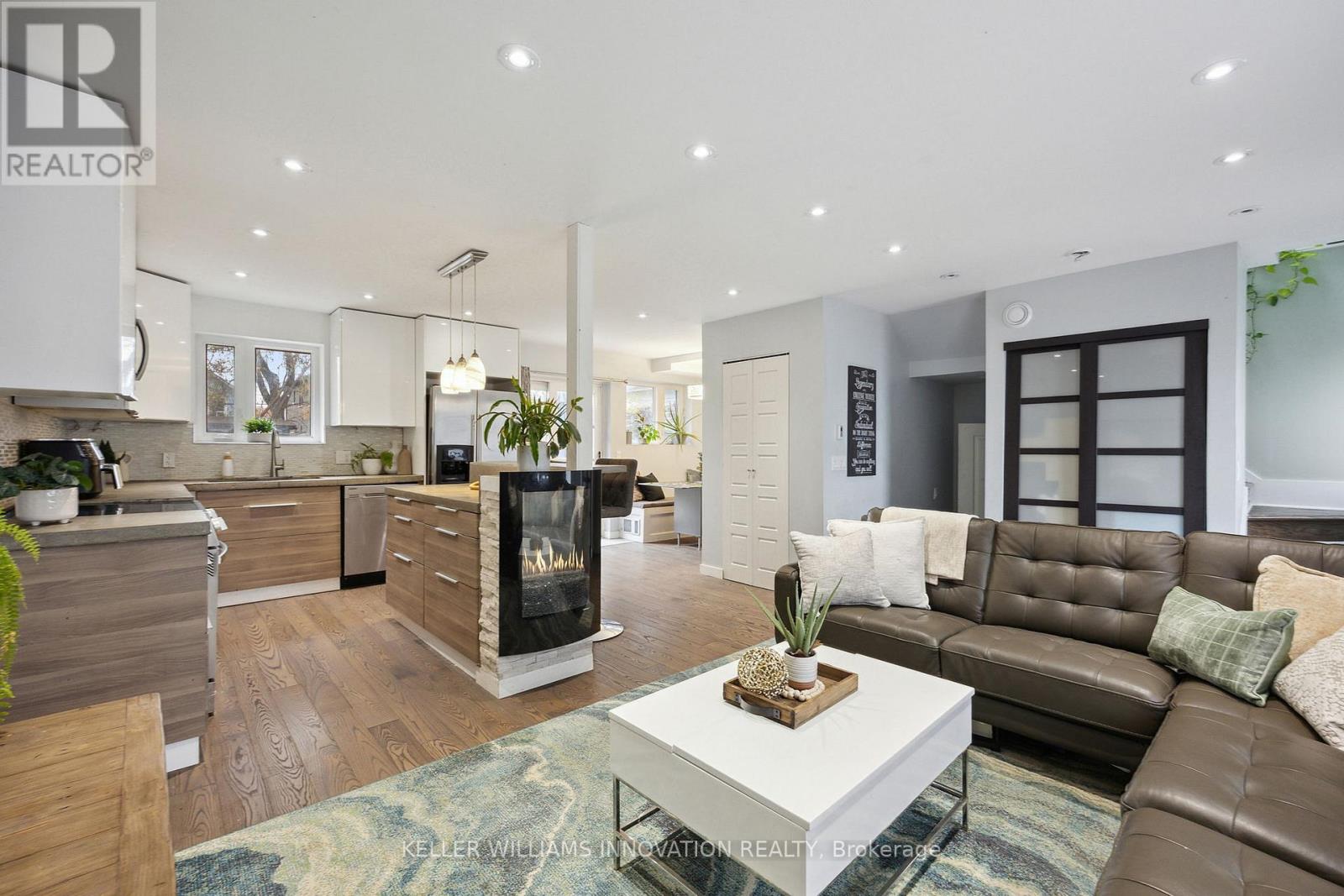 Property at 76 PHILLIP AVENUE image 2