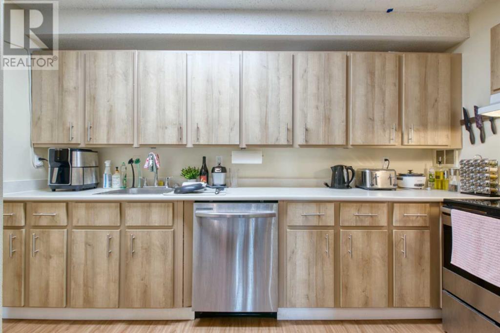 Property at 5107, 315 Southampton Drive SW image 4