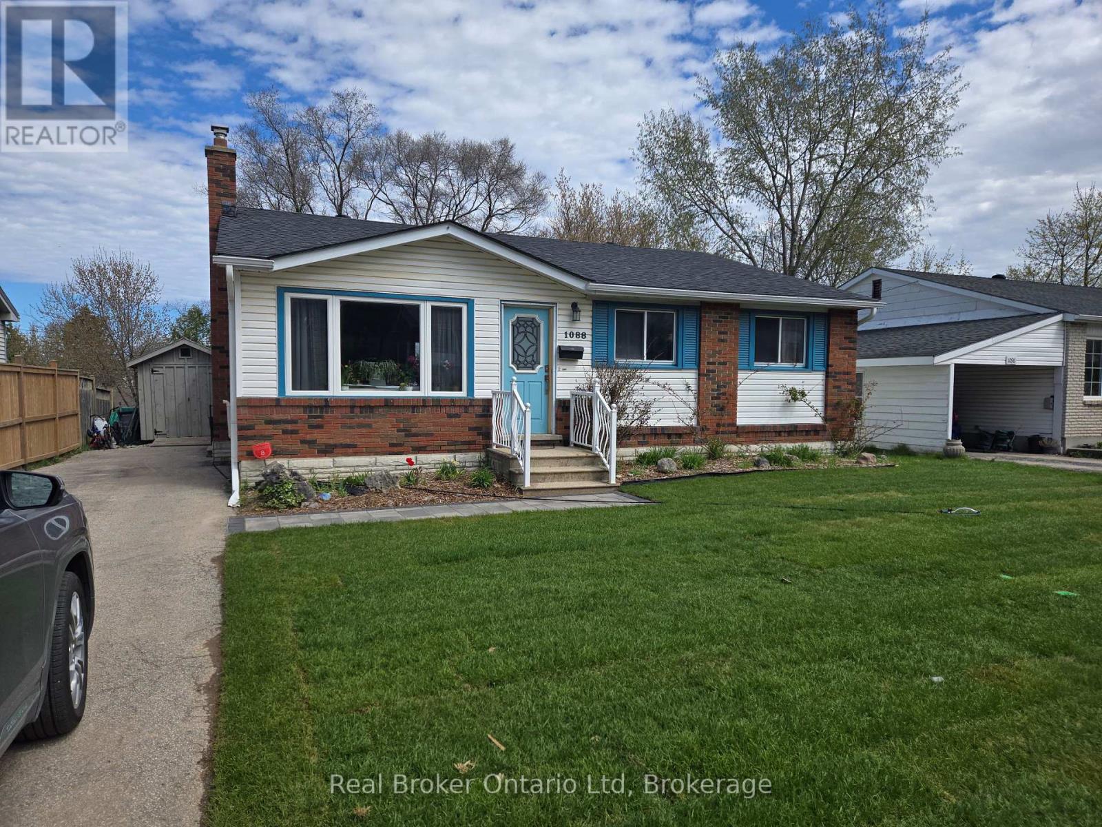 1088 10th Street E, Owen Sound, Ontario  N4K 1T6 - Photo 2 - X12070714