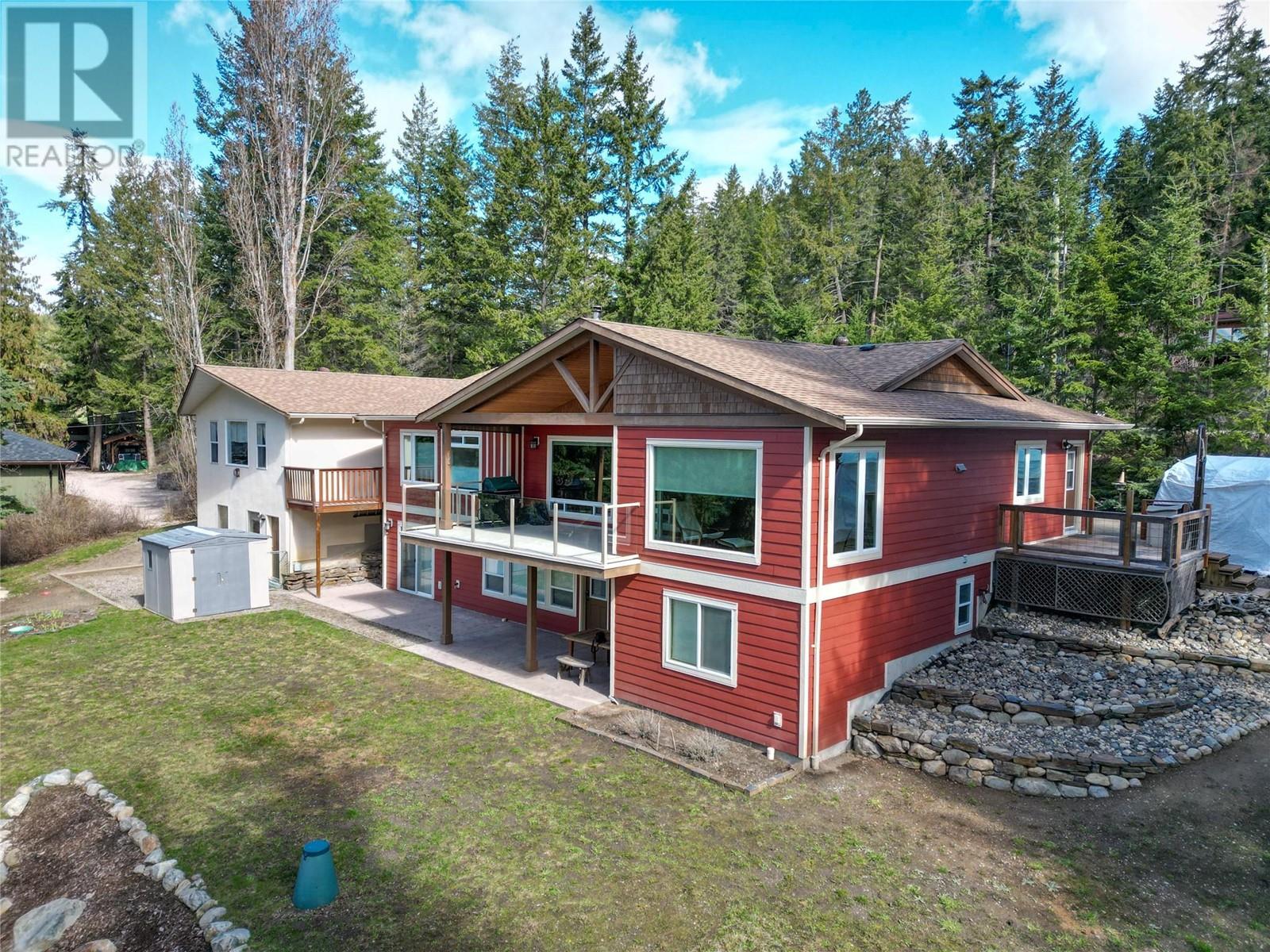 7868 Wallace Road, Vernon, British Columbia