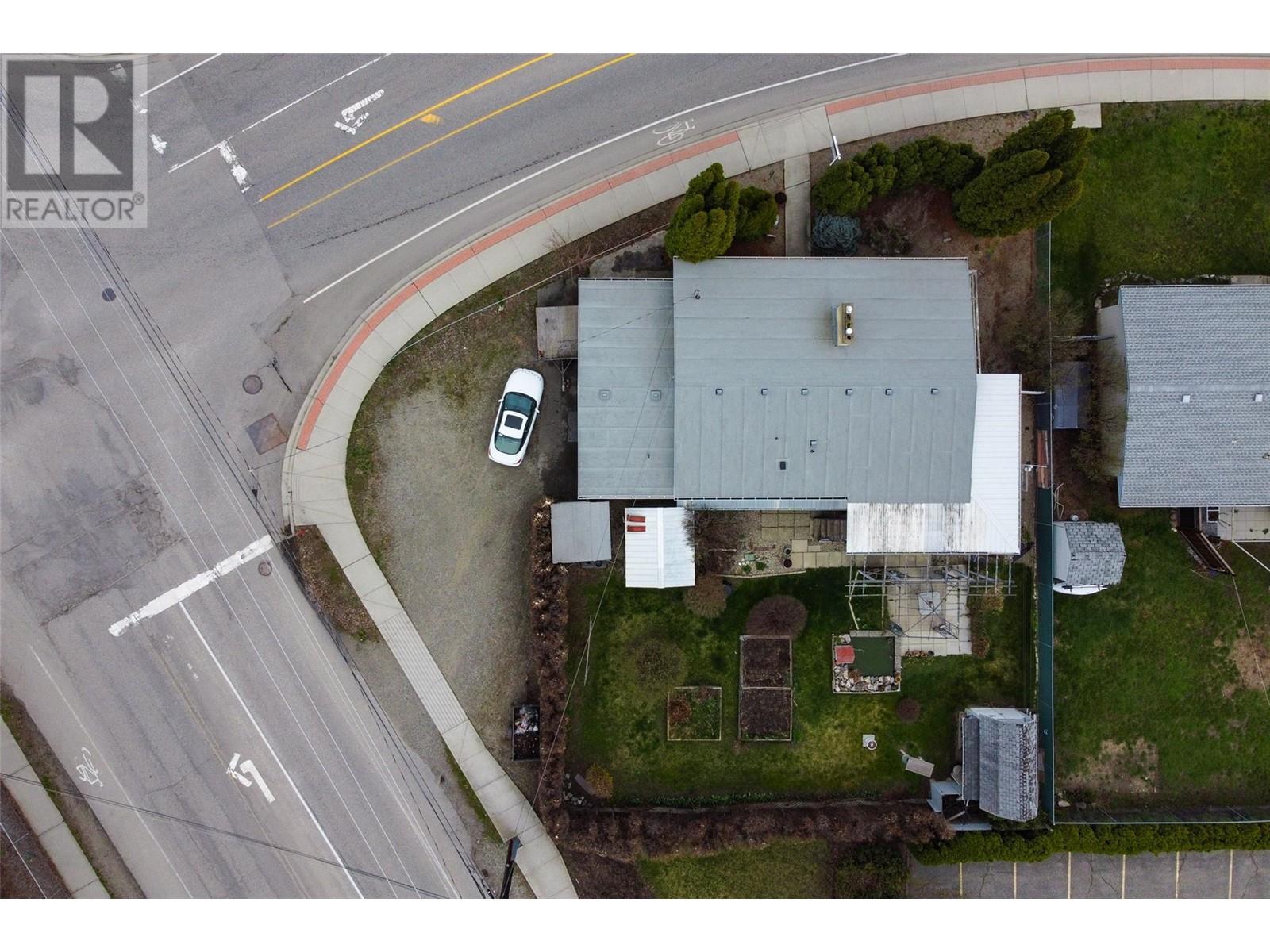 1911 Cross Road, Kelowna, British Columbia  V1V 2E4 - Photo 2 - 10342729