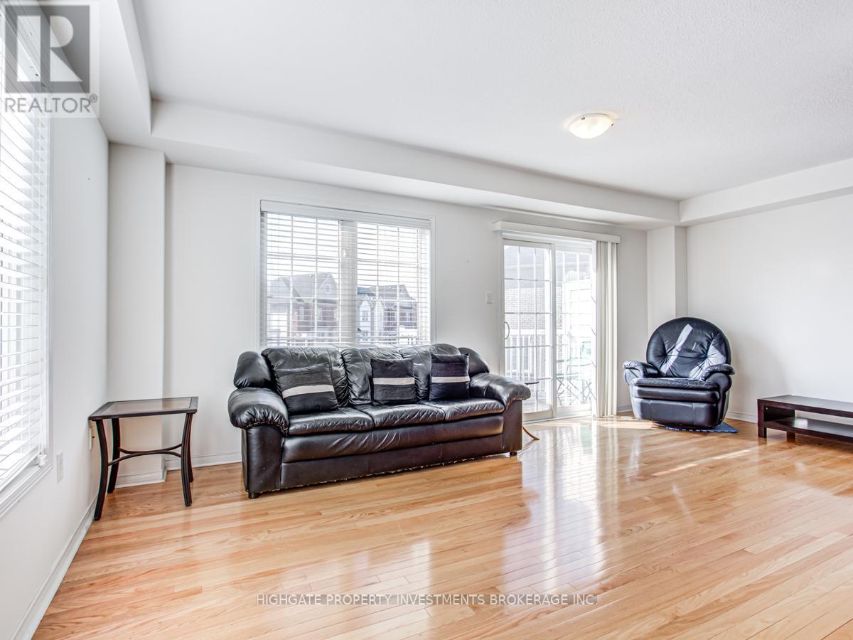 Upper Room #2 - 130 Hucknall Road, Toronto, Ontario  M3J 1V8 - Photo 8 - W12073178