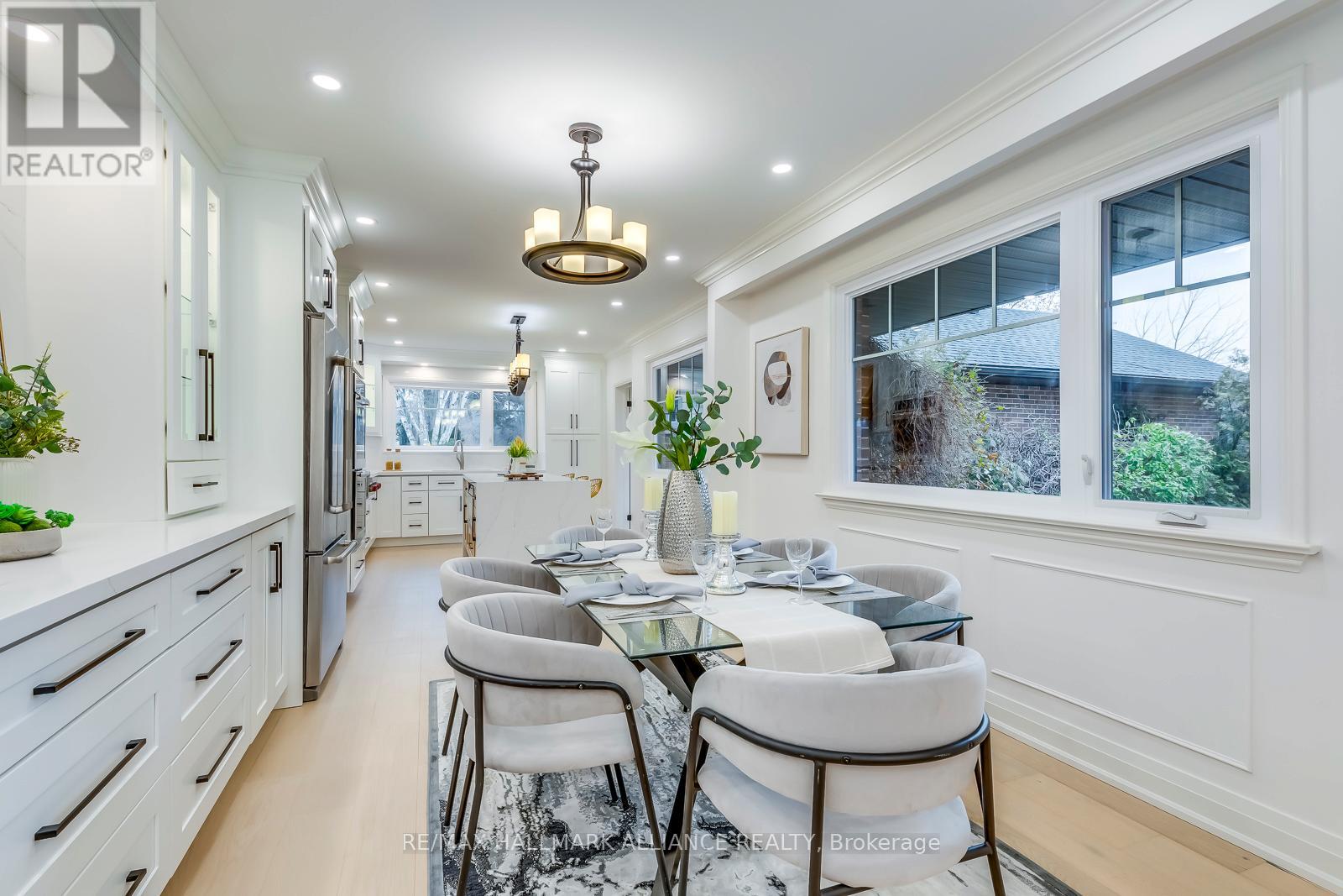 134 Abbey Court, Oakville, Ontario  L6J 4L1 - Photo 10 - W12073212