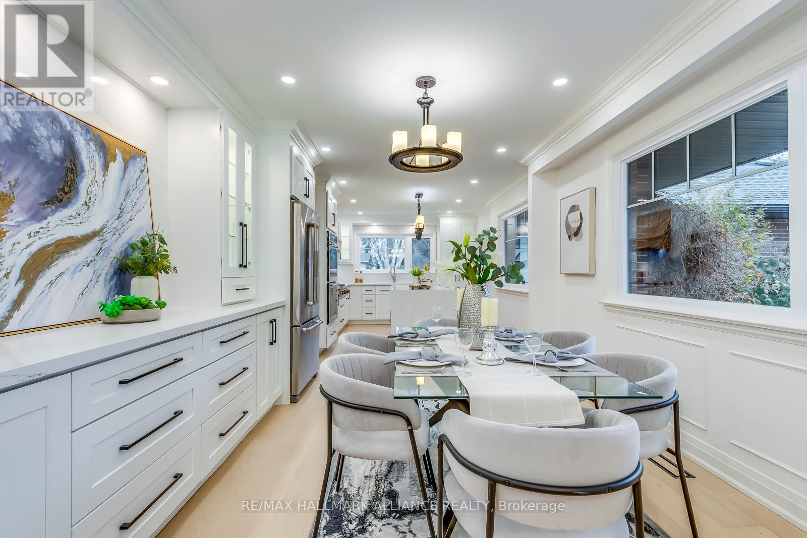 134 Abbey Court, Oakville, Ontario  L6J 4L1 - Photo 11 - W12073212