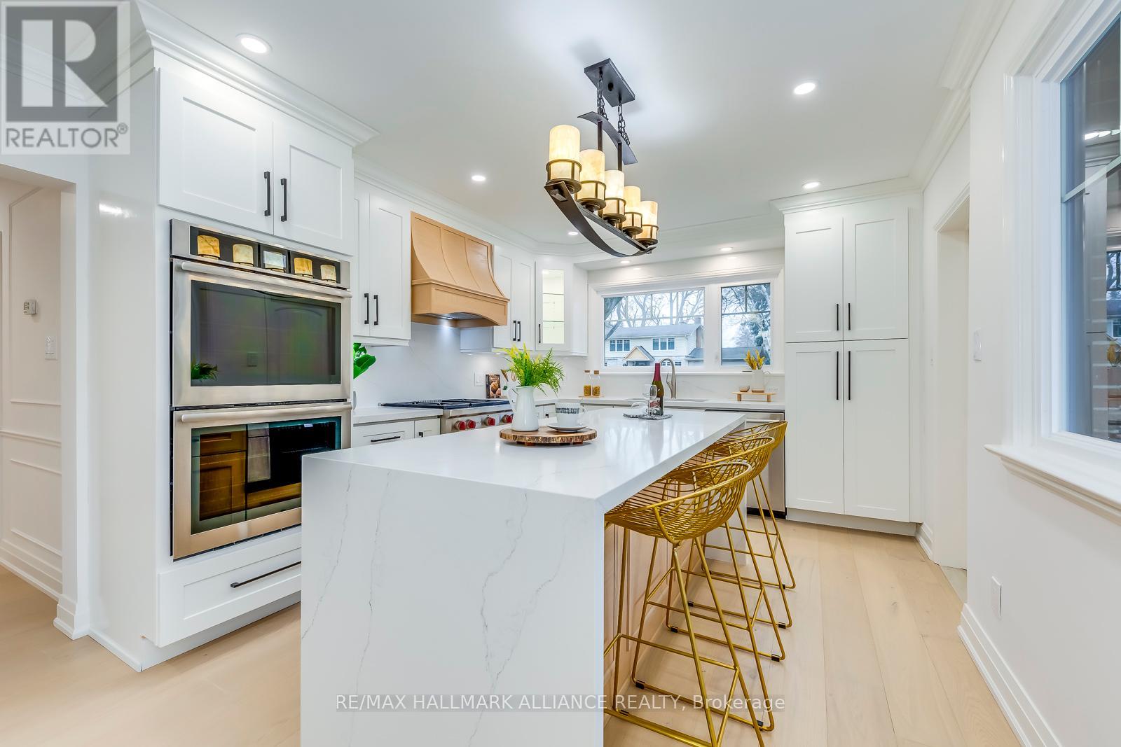 134 Abbey Court, Oakville, Ontario  L6J 4L1 - Photo 14 - W12073212