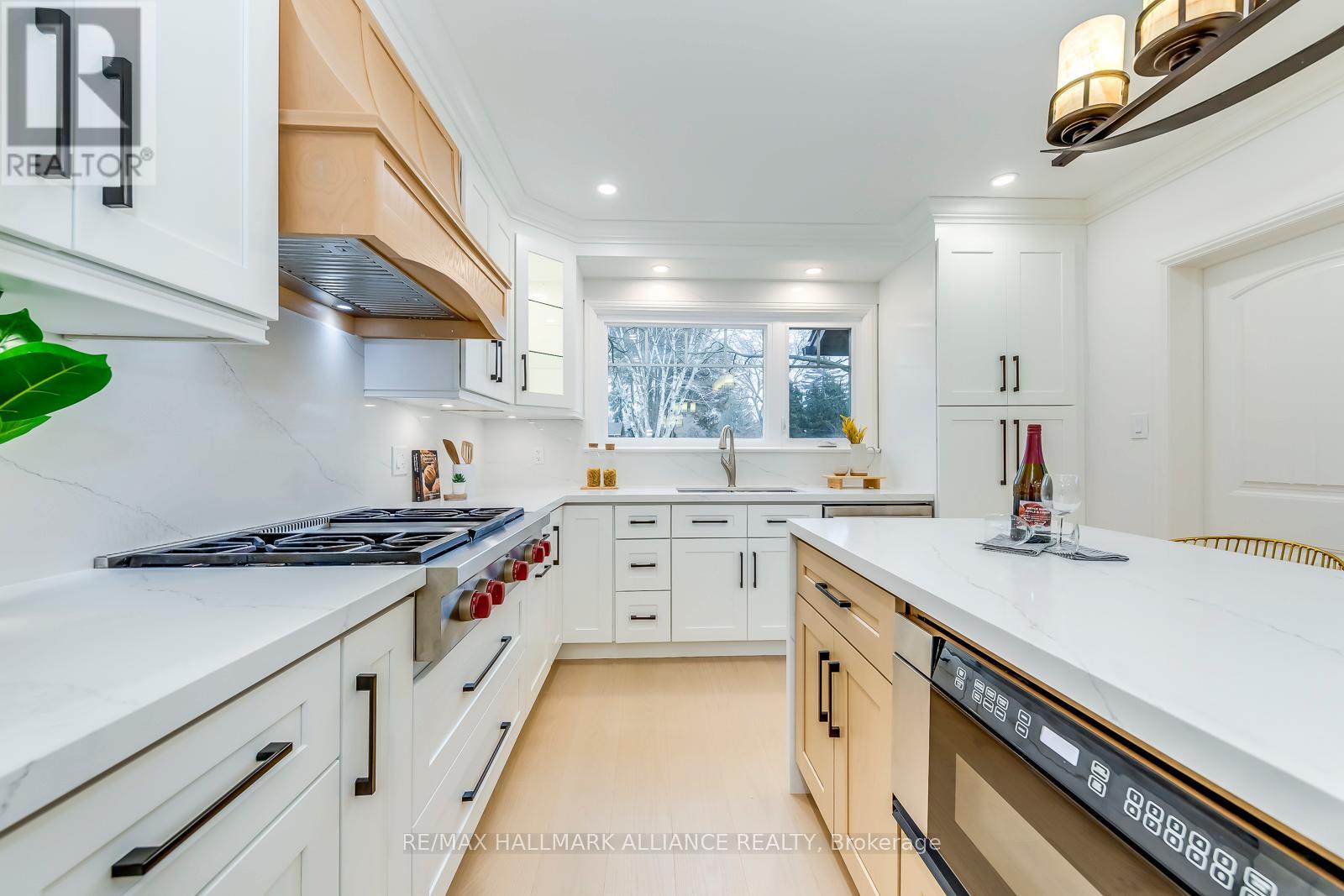 134 Abbey Court, Oakville, Ontario  L6J 4L1 - Photo 17 - W12073212