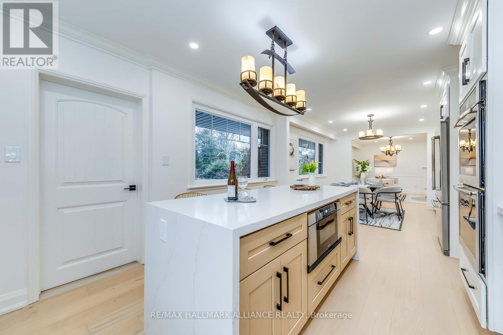 134 Abbey Court, Oakville, Ontario  L6J 4L1 - Photo 18 - W12073212