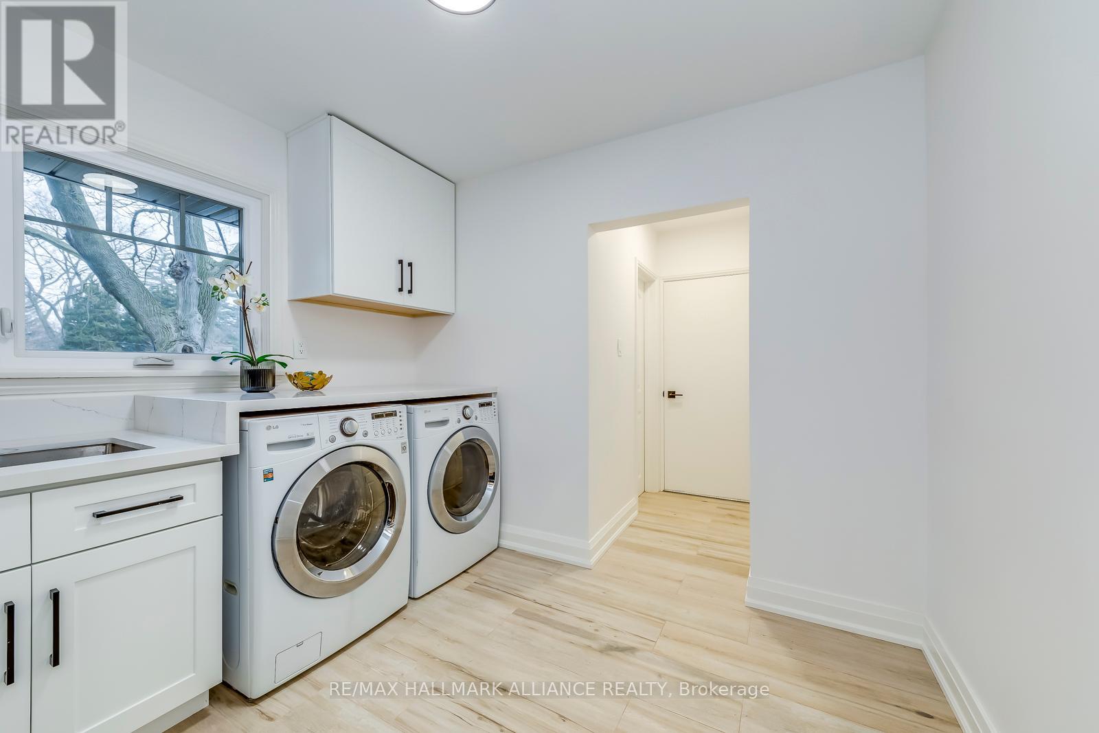 134 Abbey Court, Oakville, Ontario  L6J 4L1 - Photo 19 - W12073212