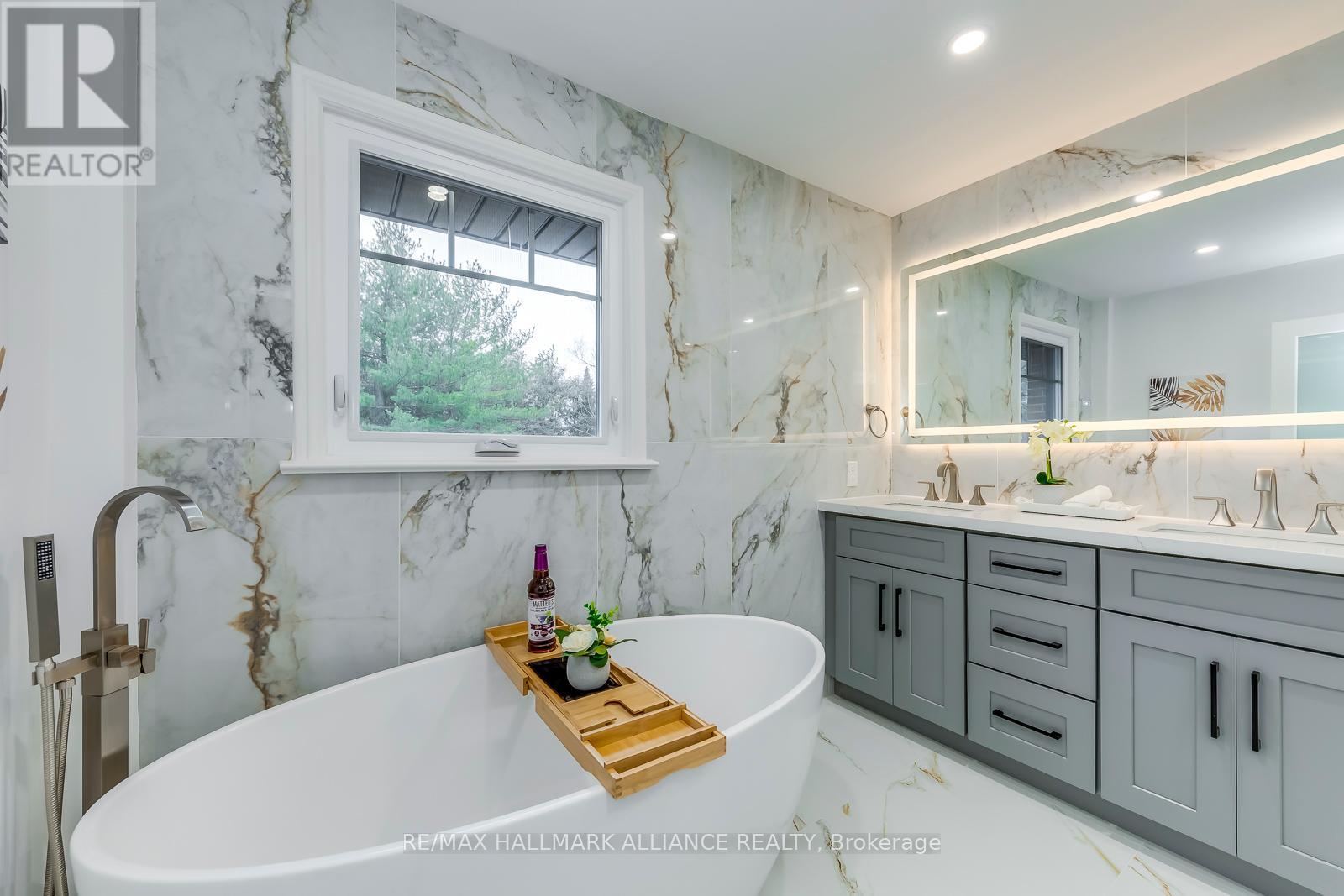 134 Abbey Court, Oakville, Ontario  L6J 4L1 - Photo 27 - W12073212