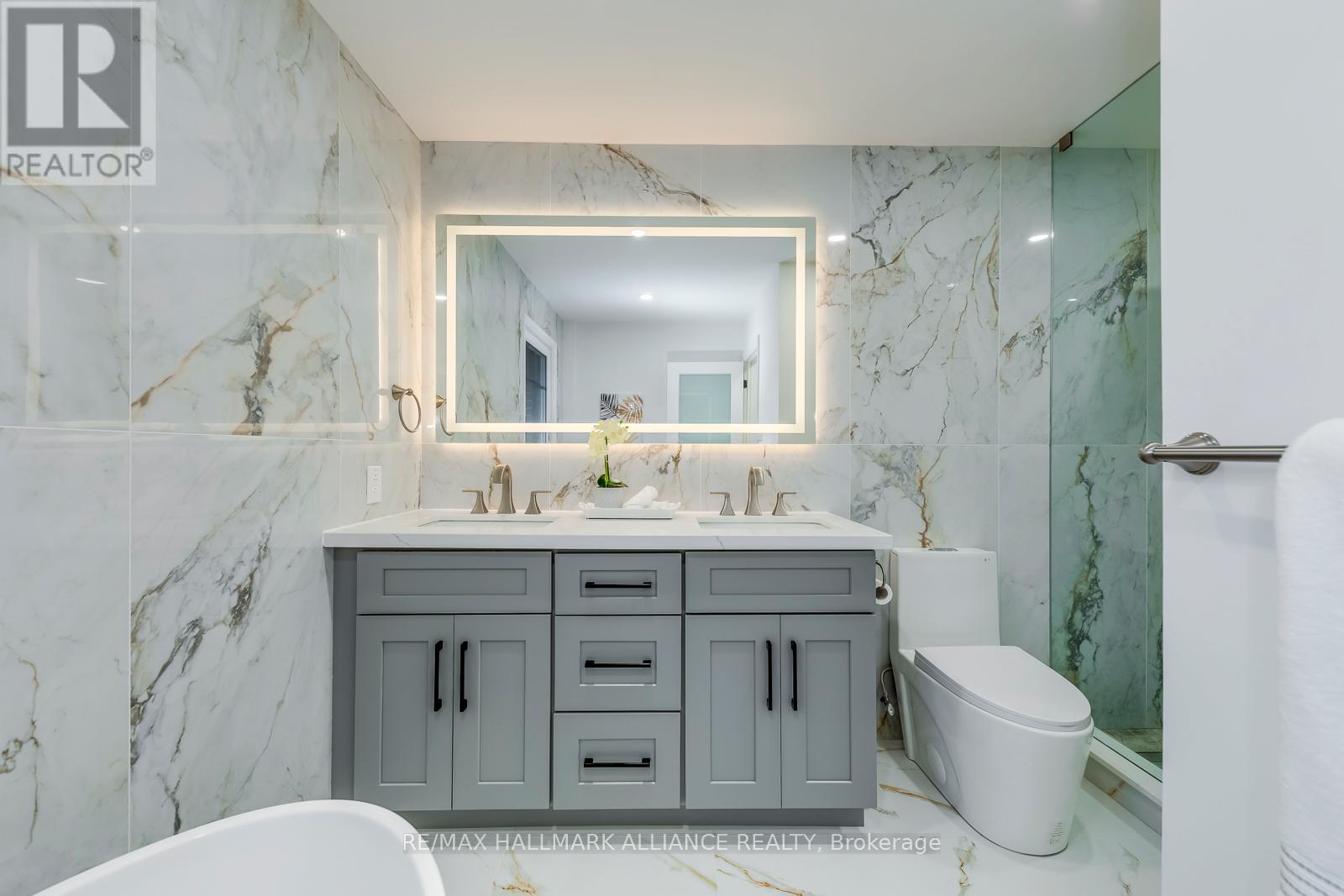 134 Abbey Court, Oakville, Ontario  L6J 4L1 - Photo 28 - W12073212