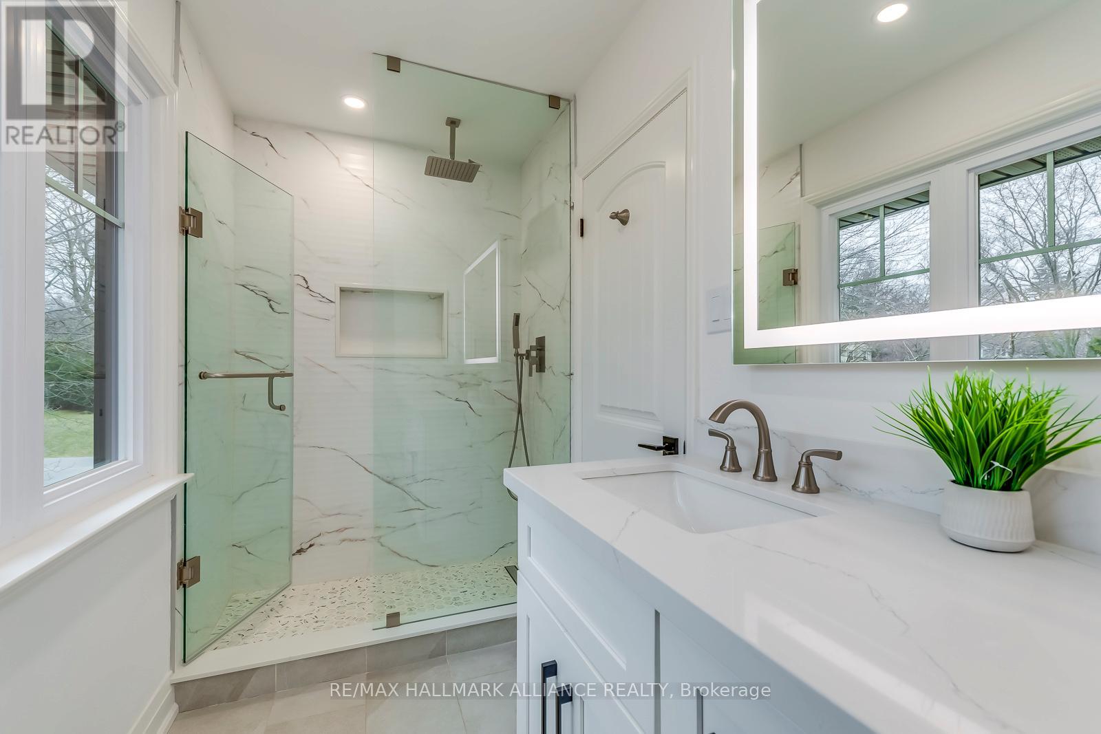 134 Abbey Court, Oakville, Ontario  L6J 4L1 - Photo 33 - W12073212