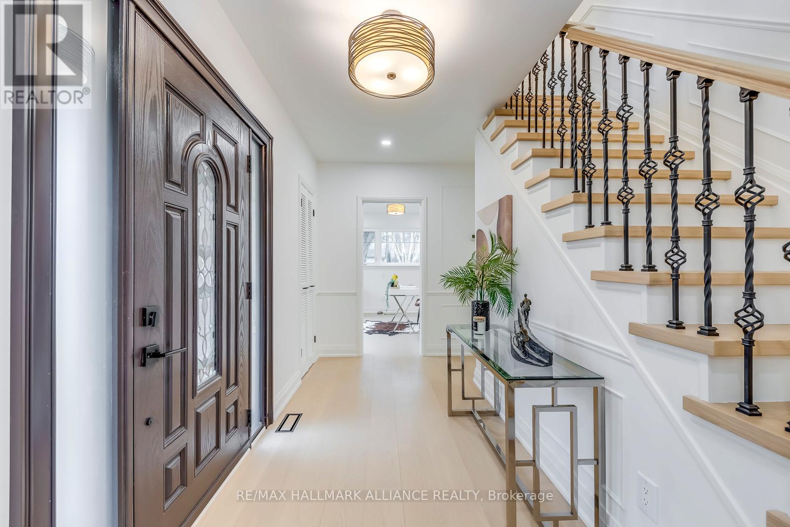 Property at 134 ABBEY COURT image 4