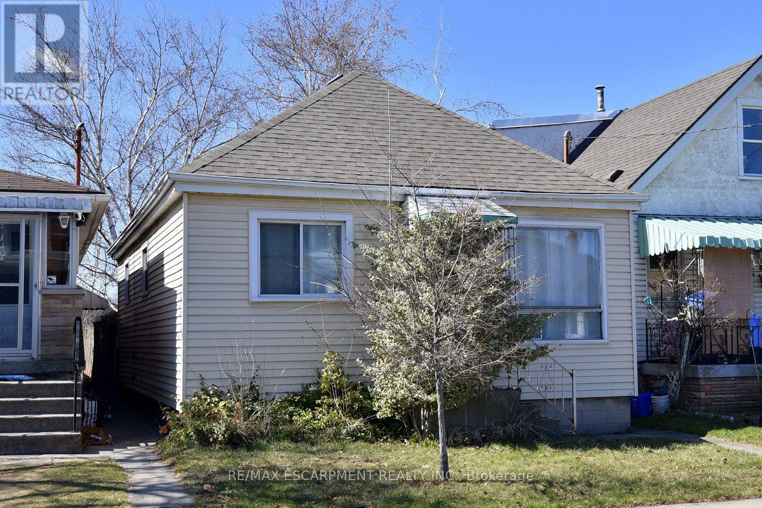 295 PALING AVENUE, Hamilton, Ontario