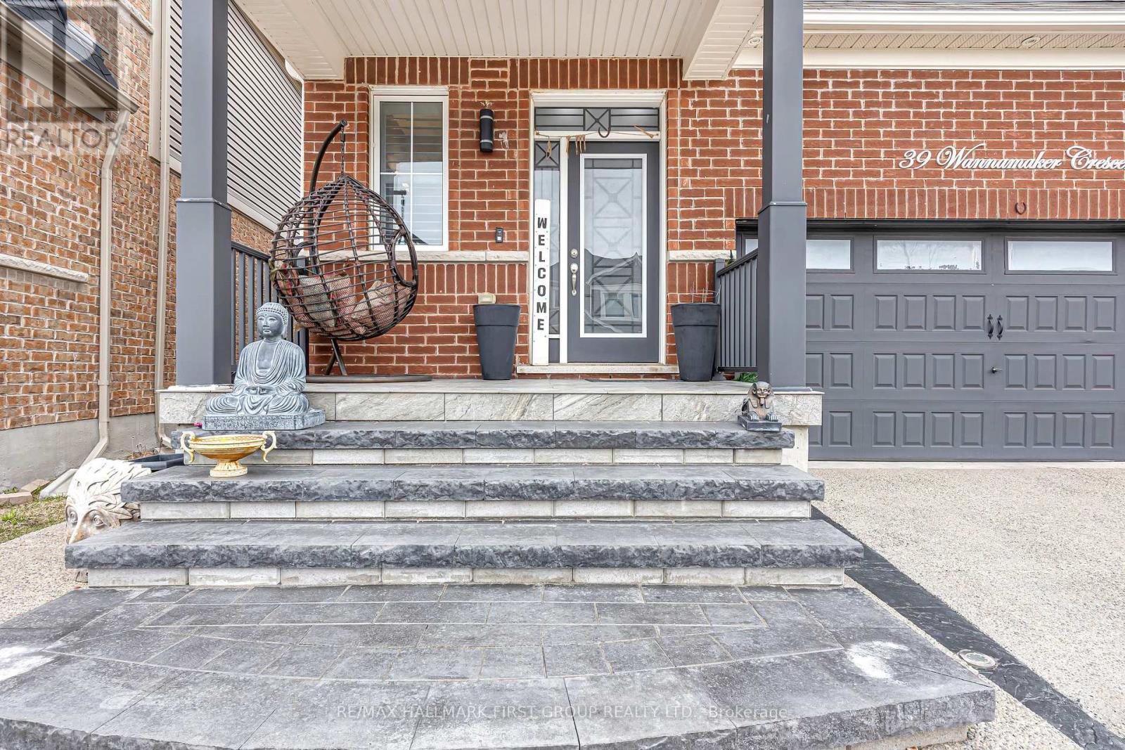 Property at 39 WANNAMAKER CRESCENT image 2