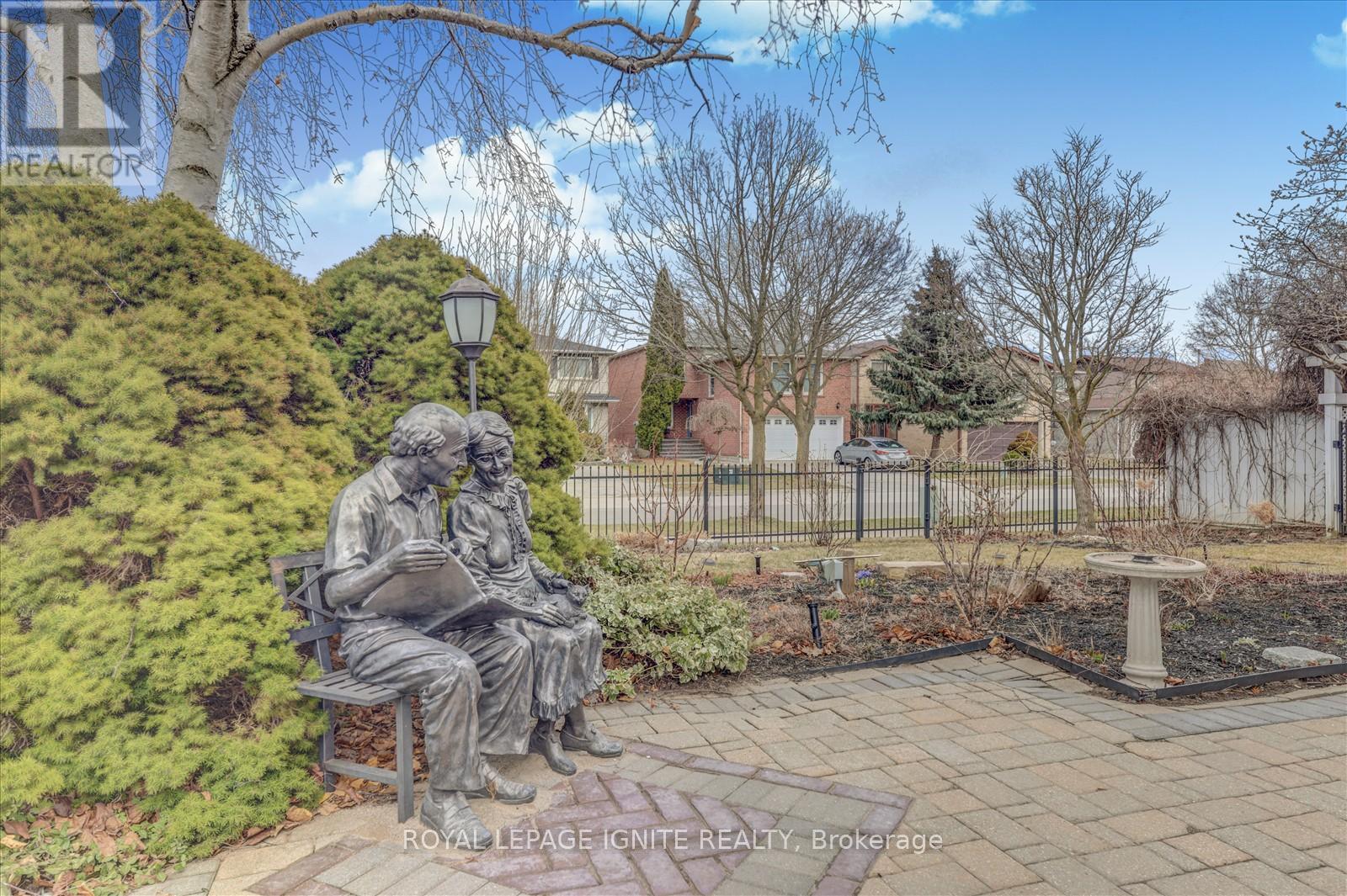 Property at 173 RAVENSCROFT ROAD image 4