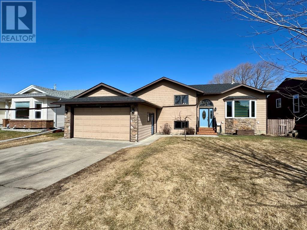 1708 CEDARWOOD Court, Dawson Creek, British Columbia