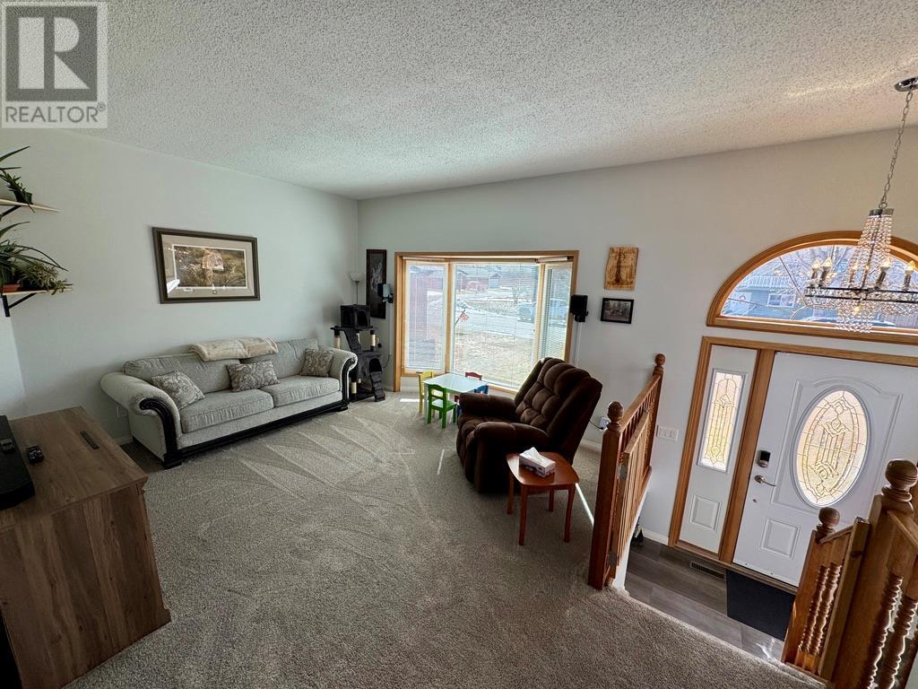 1708 Cedarwood Court, Dawson Creek, British Columbia  V1G 4L8 - Photo 2 - 10342825