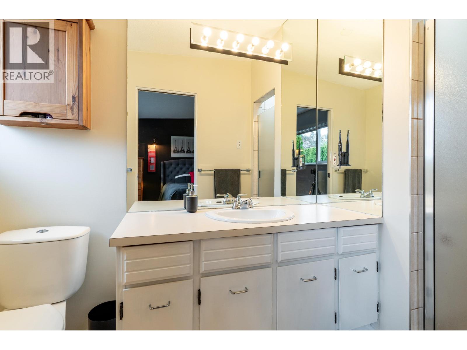 4164 Fairway Place, North Vancouver, British Columbia  V7G 1Y9 - Photo 5 - R2988345