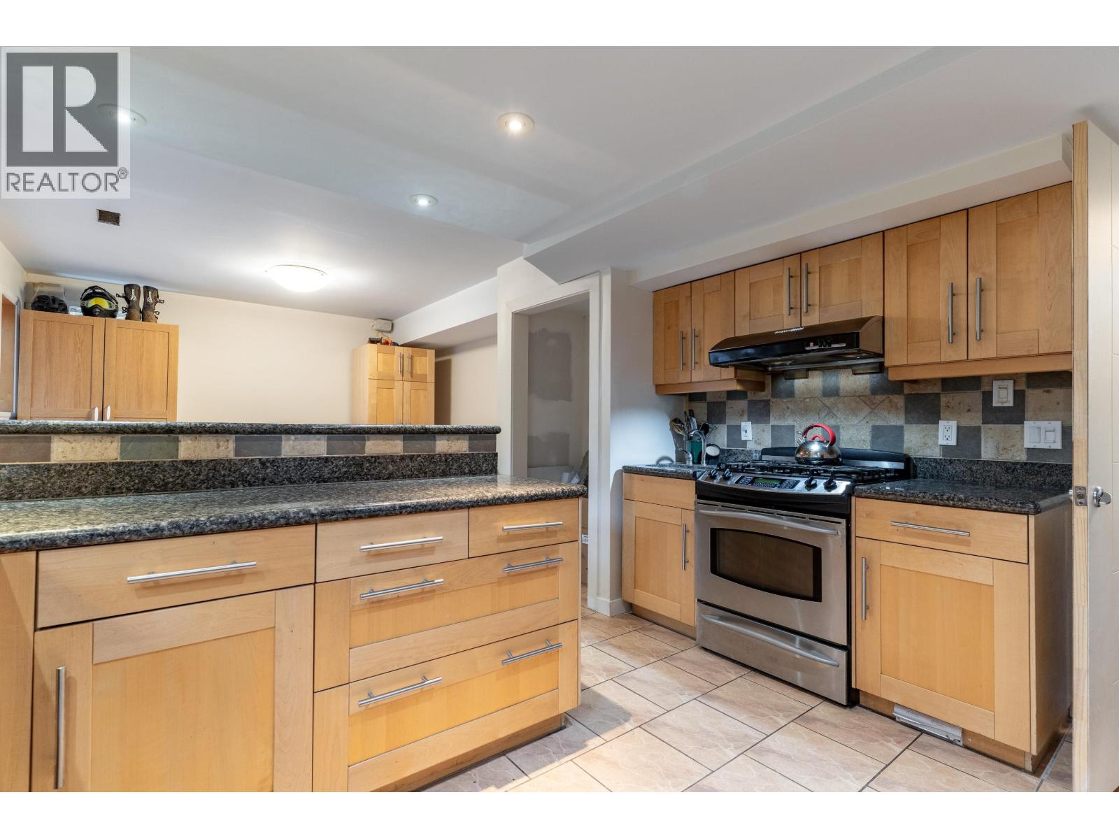 4164 Fairway Place, North Vancouver, British Columbia  V7G 1Y9 - Photo 18 - R2988345