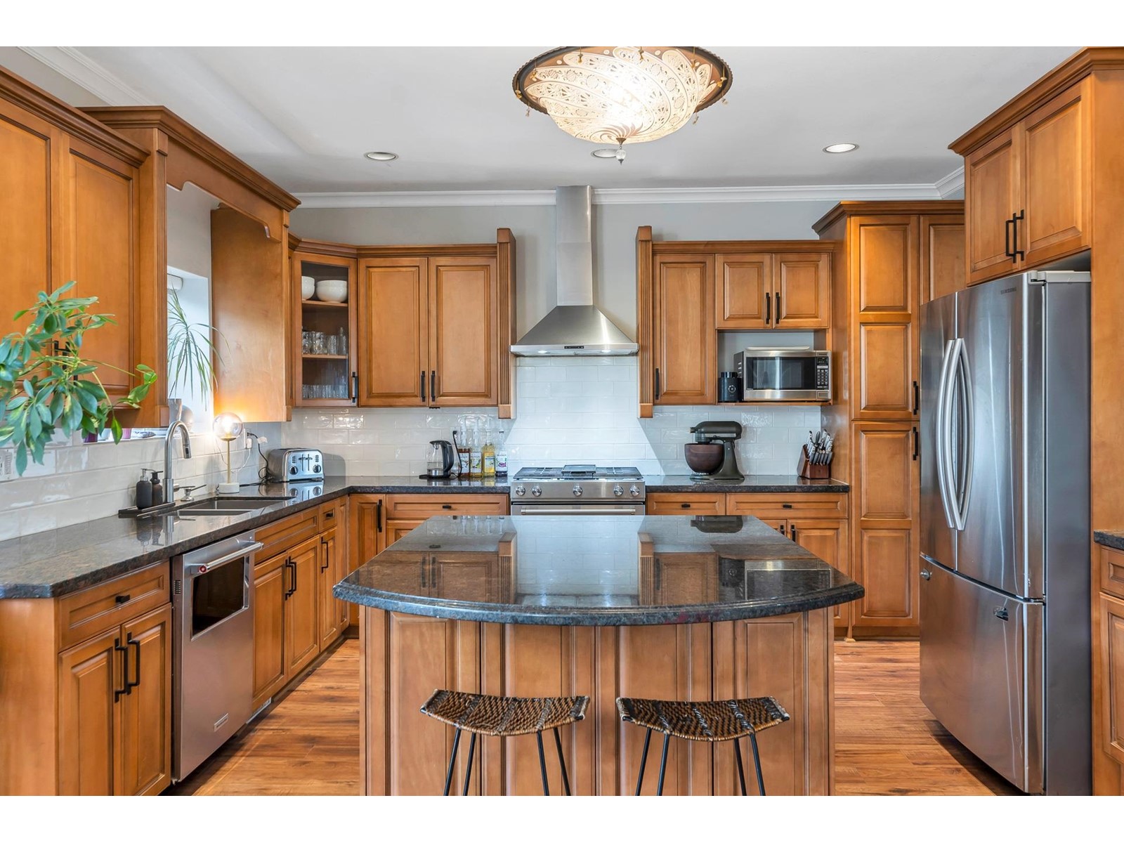 Property at 14936 35 AVENUE image 3