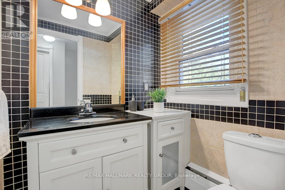 17 Brigade Avenue, Ottawa, Ontario  K2S 1J5 - Photo 10 - X12073231