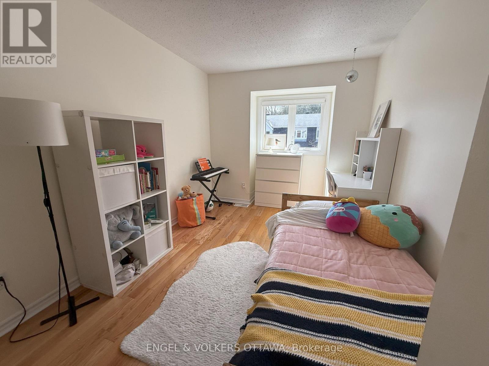 37 Lightfoot Place, Ottawa, Ontario  K2L 3M6 - Photo 20 - X12073252