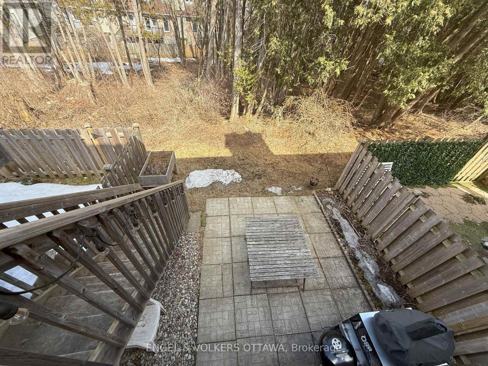 37 Lightfoot Place, Ottawa, Ontario  K2L 3M6 - Photo 23 - X12073252