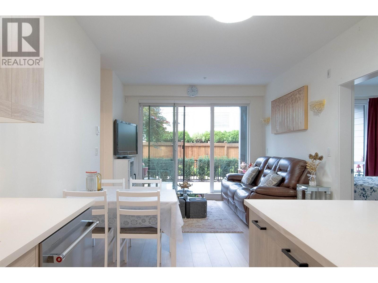 103 7579 16th Street, Burnaby, British Columbia  V3N 0H7 - Photo 5 - R2988606