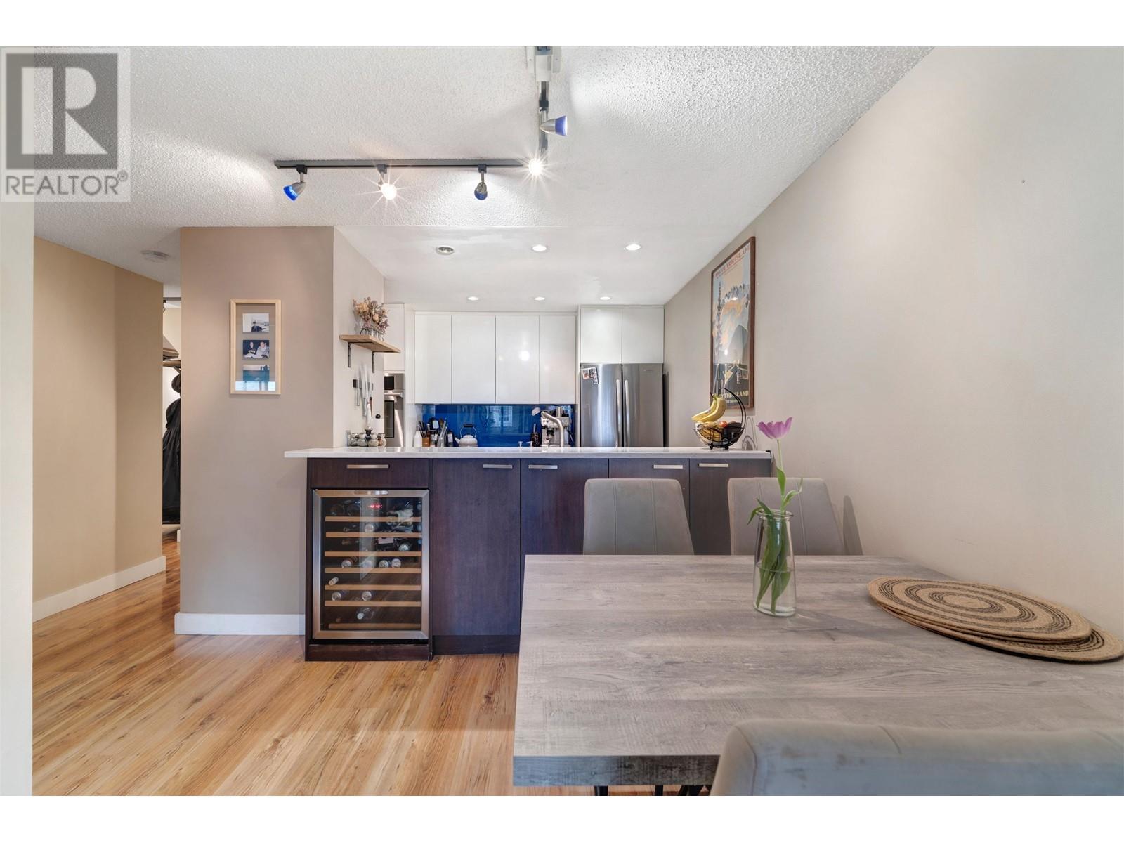 202 936 Bute Street, Vancouver, British Columbia  V6E 1Y8 - Photo 4 - R2988648
