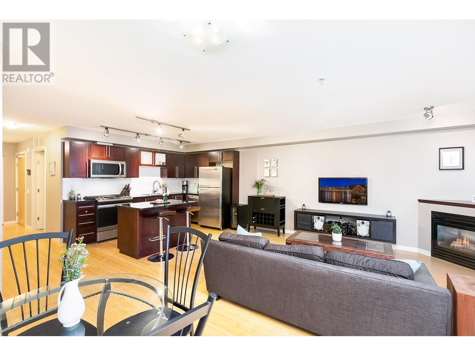 306 122 E 3rd Street, North Vancouver, British Columbia  V7L 1E6 - Photo 10 - R2988678