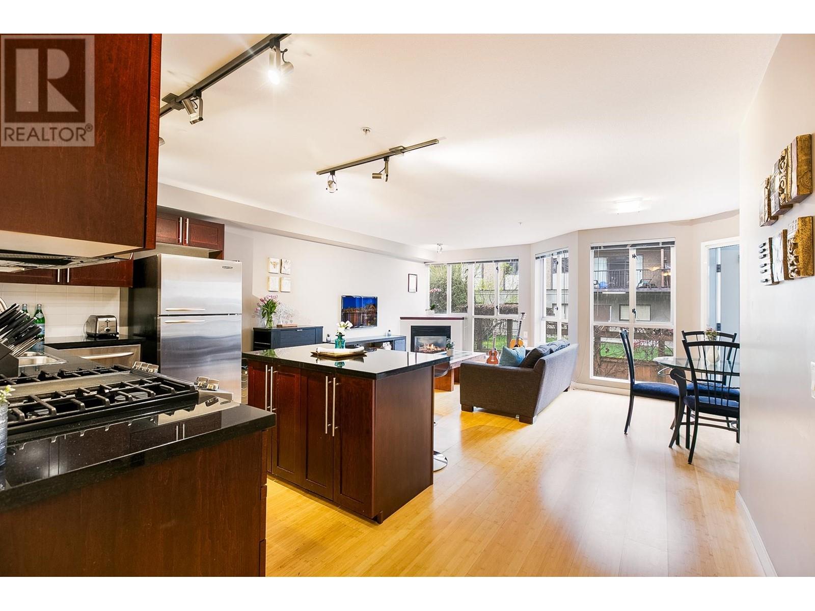306 122 E 3rd Street, North Vancouver, British Columbia  V7L 1E6 - Photo 6 - R2988678
