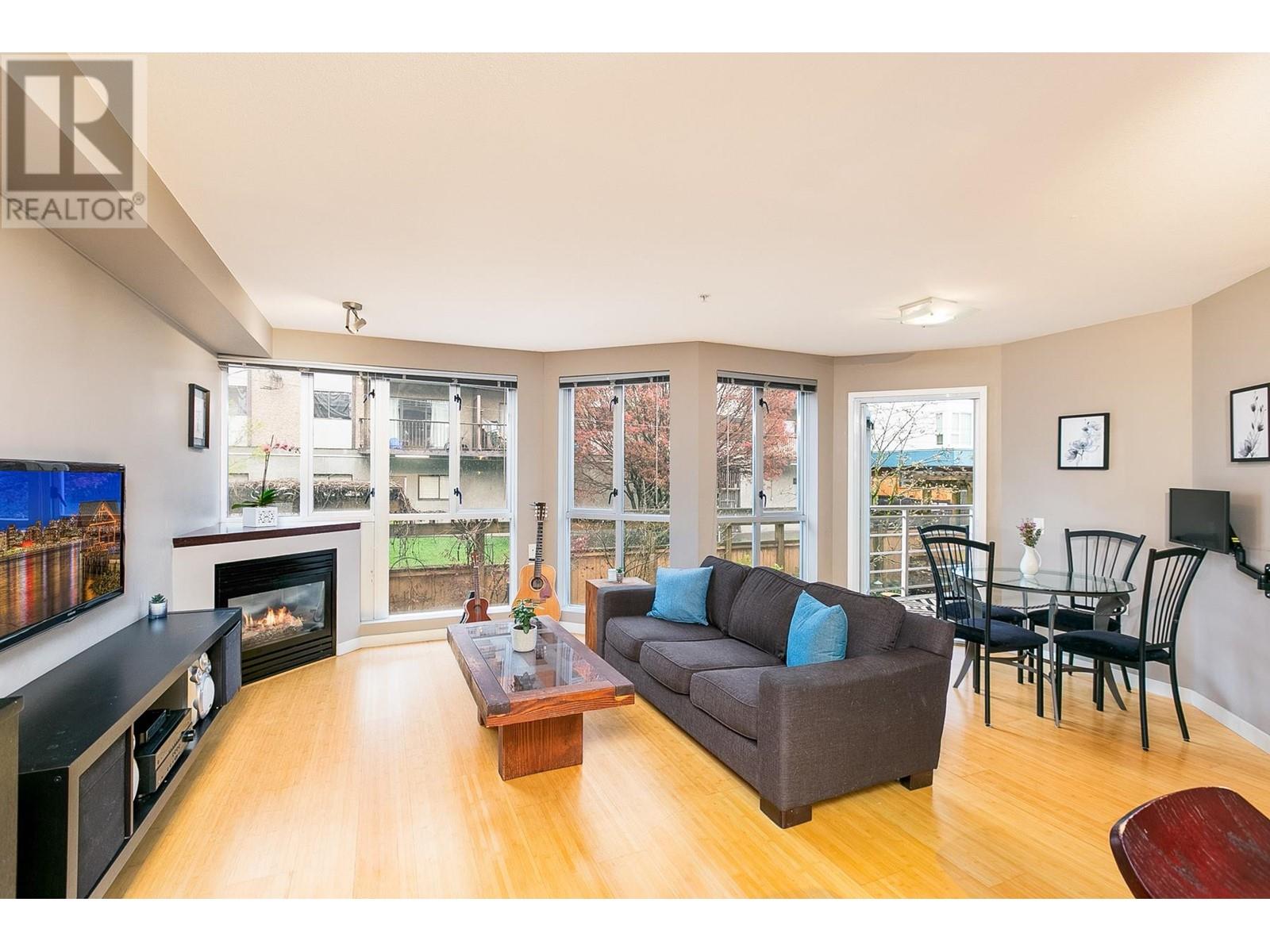 306 122 E 3rd Street, North Vancouver, British Columbia  V7L 1E6 - Photo 7 - R2988678