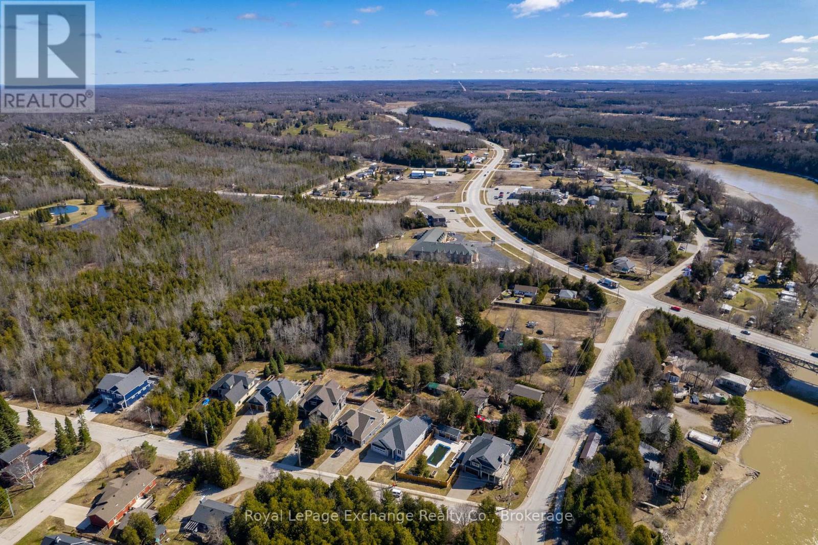 33 Madwayosh Street, Saugeen Shores, Ontario  N0H 2L0 - Photo 37 - X12073229