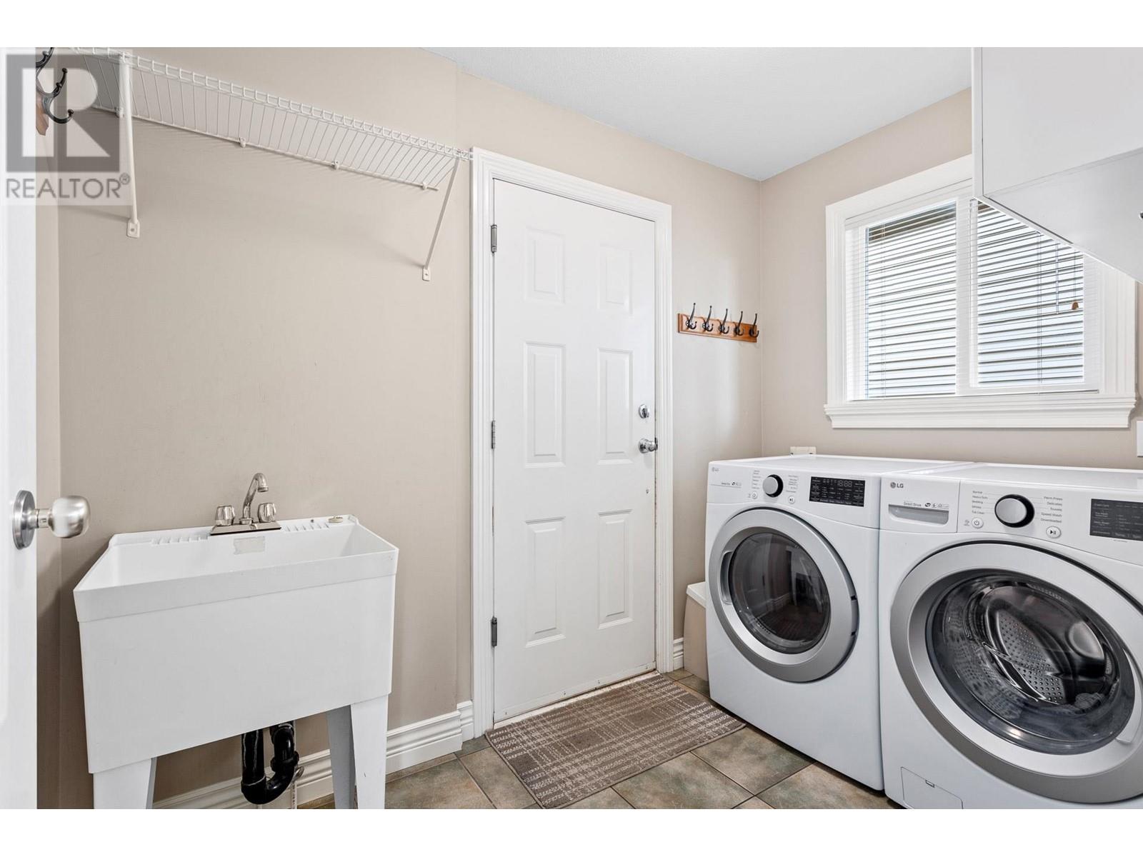3040 Sienna Court, Coquitlam, British Columbia  V3E 3N7 - Photo 19 - R2988626