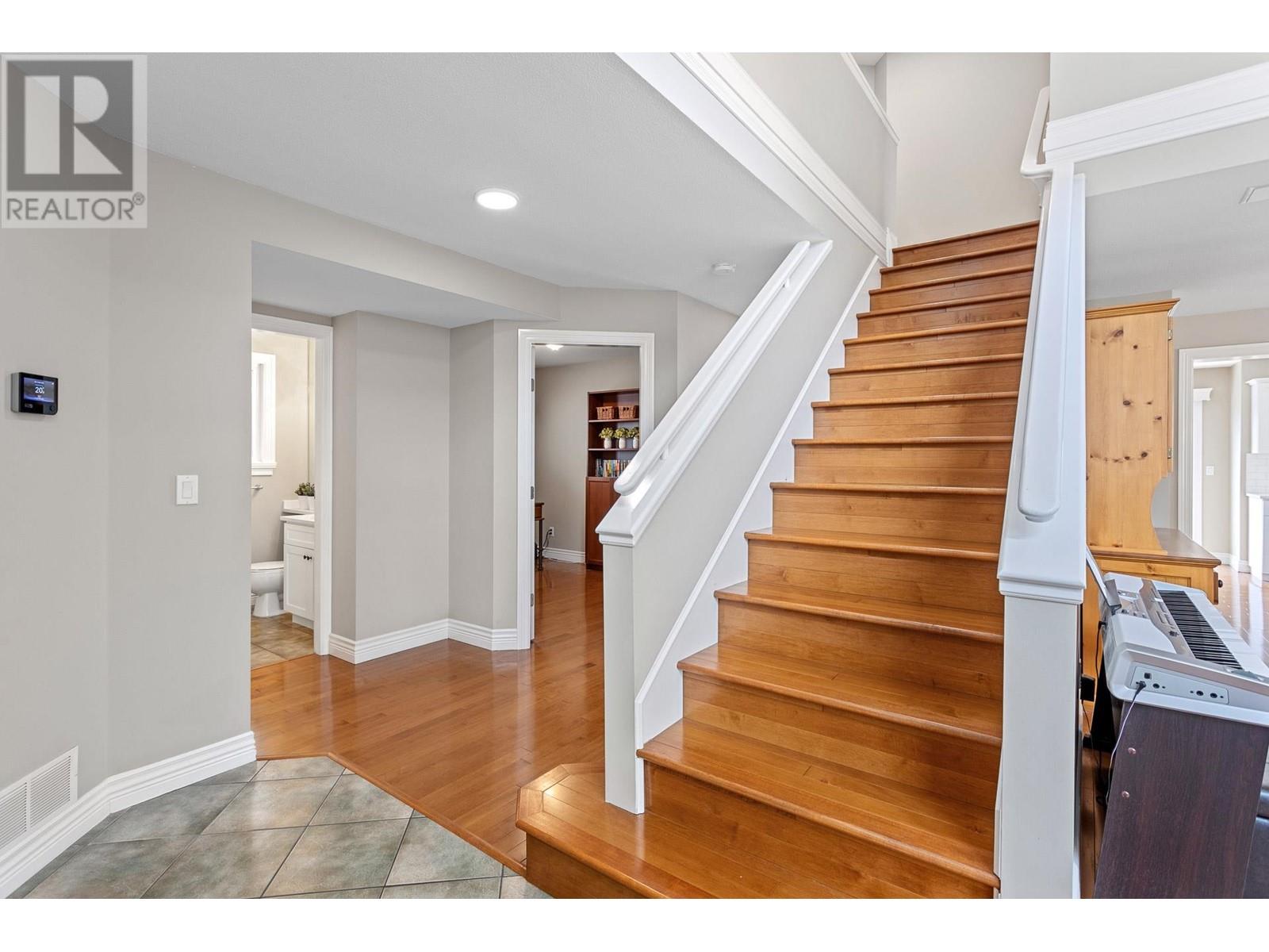 3040 Sienna Court, Coquitlam, British Columbia  V3E 3N7 - Photo 20 - R2988626