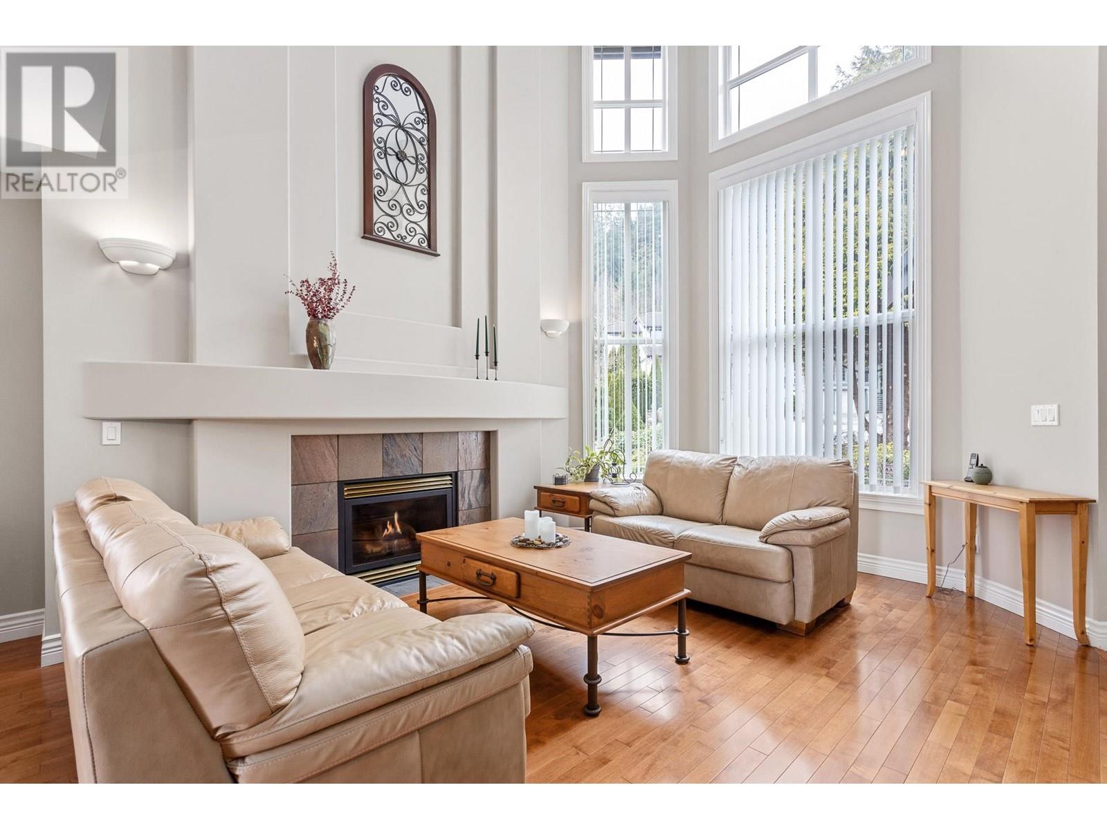 3040 Sienna Court, Coquitlam, British Columbia  V3E 3N7 - Photo 4 - R2988626