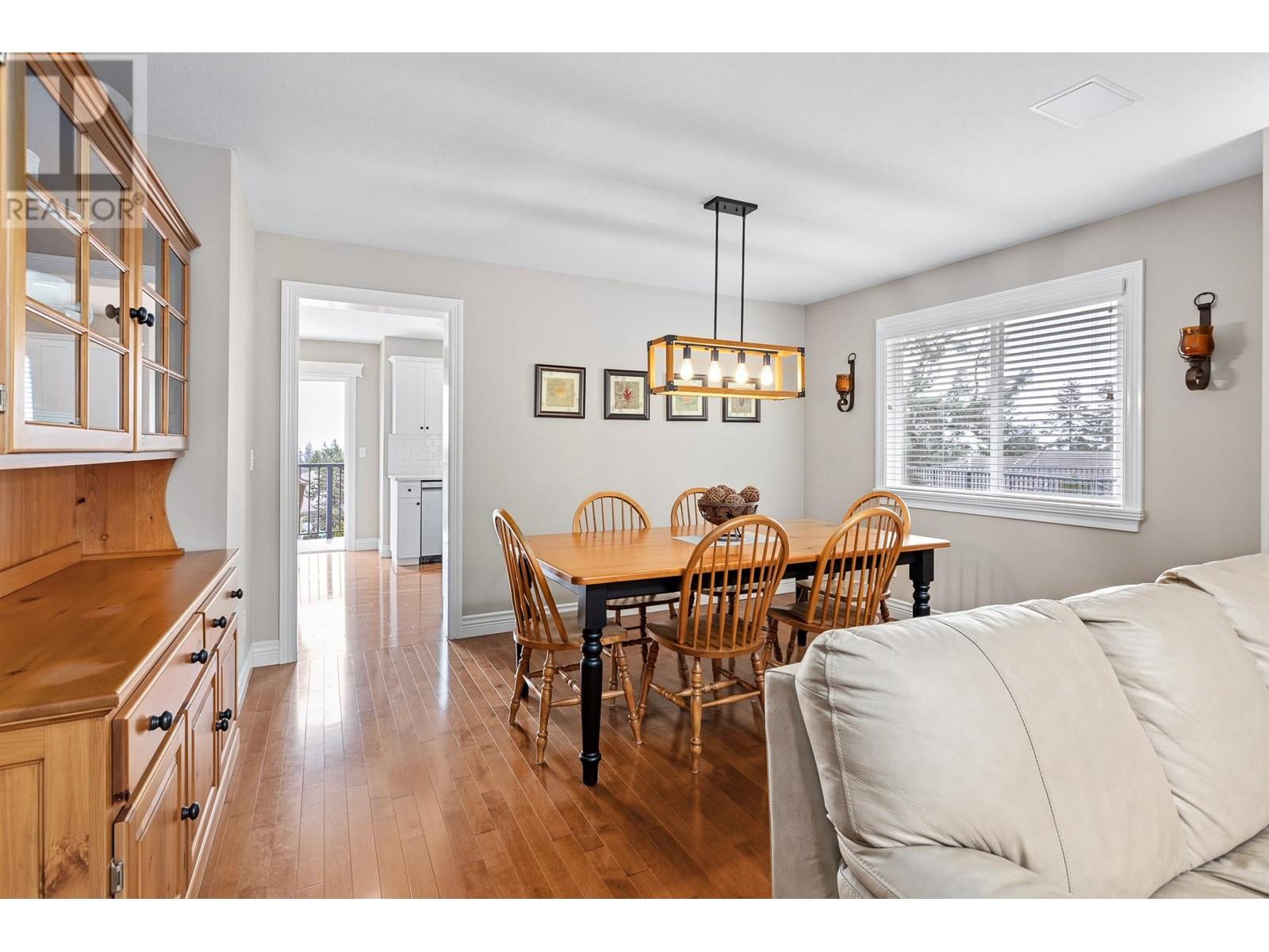 3040 Sienna Court, Coquitlam, British Columbia  V3E 3N7 - Photo 6 - R2988626