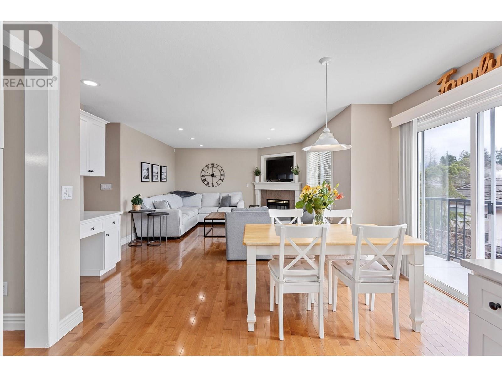 3040 Sienna Court, Coquitlam, British Columbia  V3E 3N7 - Photo 8 - R2988626