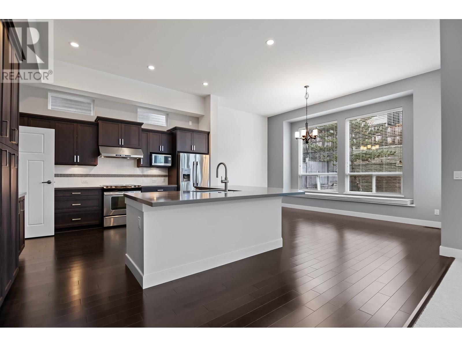 1511 Dayton Street, Coquitlam, British Columbia  V3E 0J6 - Photo 12 - R2988666
